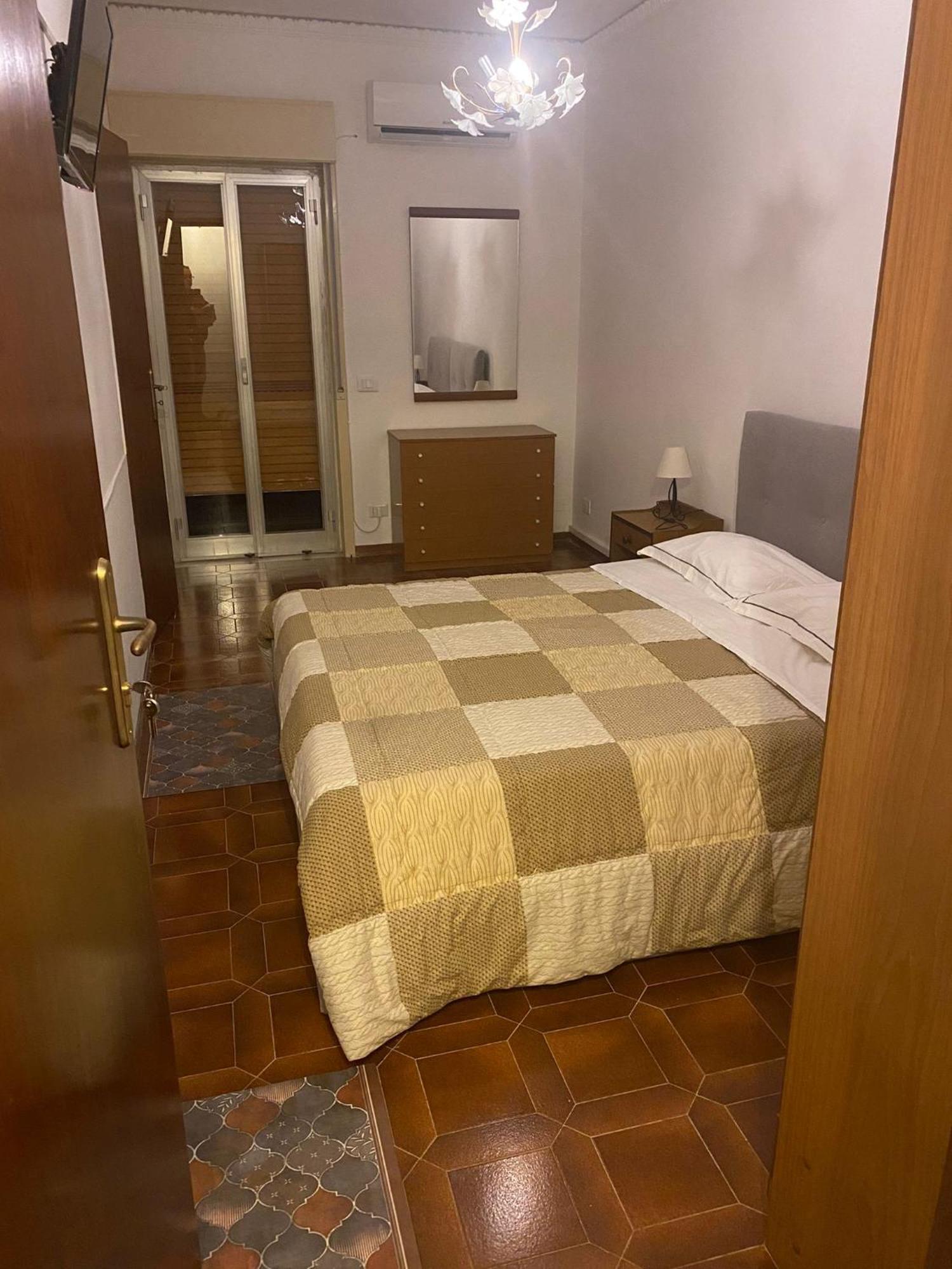 Mi 'Ffaciu E Mi Ricriu Casa Vacanze Castelmola Exterior photo